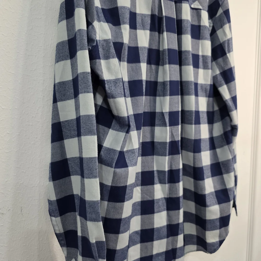 Vineyard Vines Navy and White Plaid Shirt - Picture 11 of 14